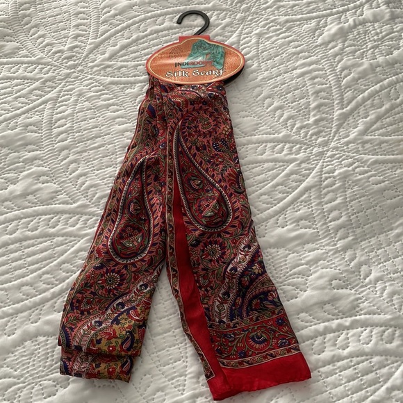 Ladies 100% silk neck/head scarf - Picture 1 of 4